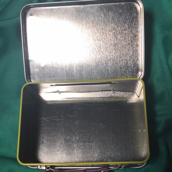 Tiny Sweettarts Metal Lunchbox - Picture 4 of 4